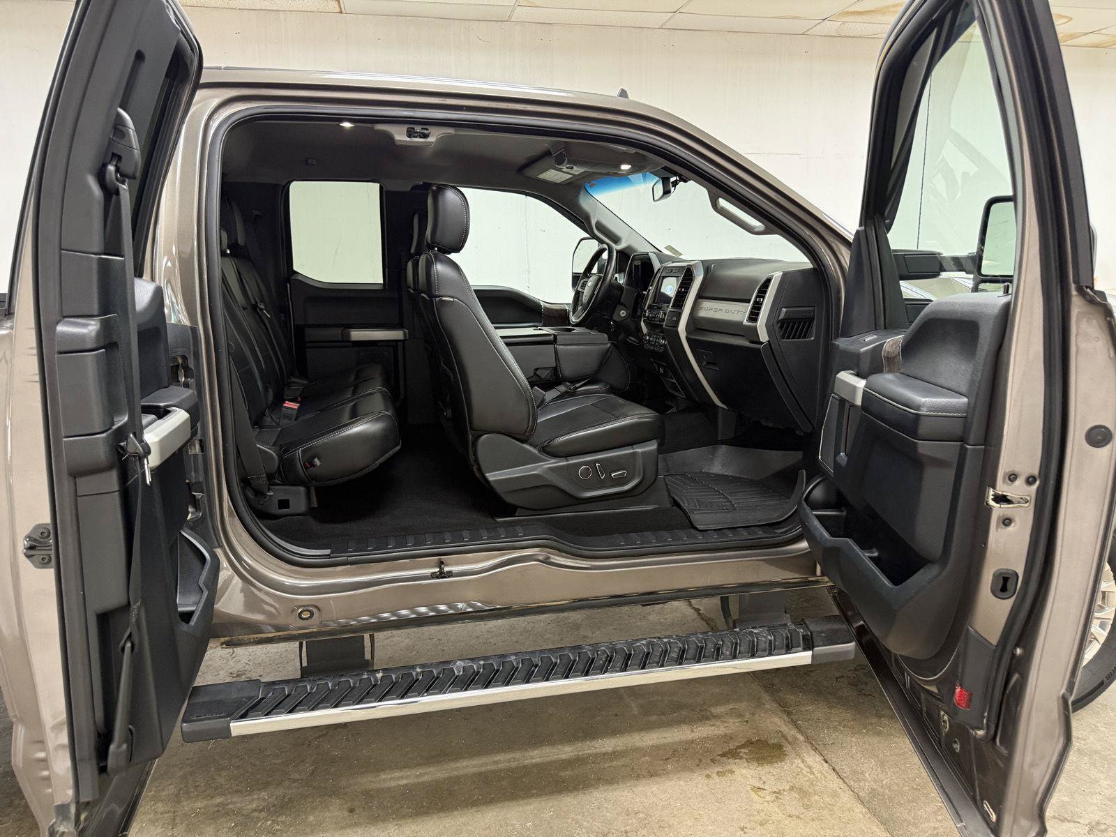 Used 2019 Ford F250 Lariat w/ Chrome Package AWD/4WD image 26