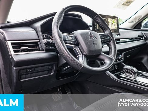 Used 2025 Mitsubishi Outlander SE FWD image 27