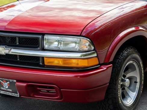 Used 2001 Chevrolet S10 Pickup LS w/ Preferred Equipment Group RWD image 28