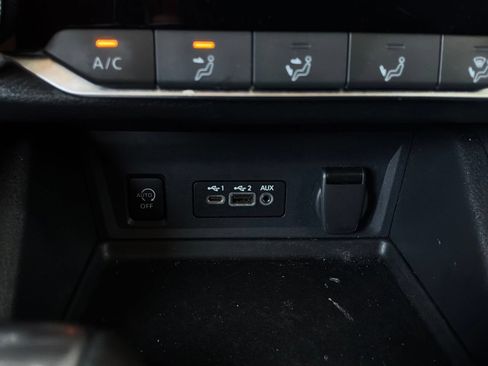 Used 2025 Nissan Sentra SV FWD image 24