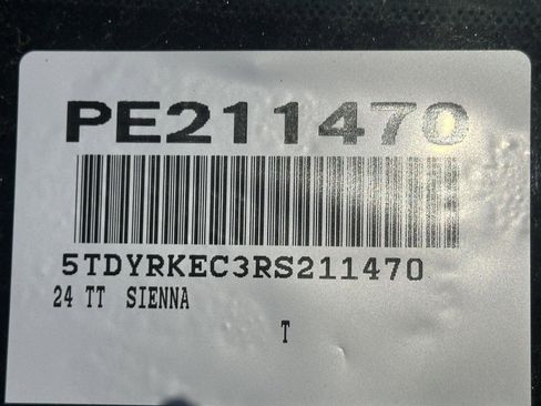 Used 2024 Toyota Sienna XLE FWD image 15