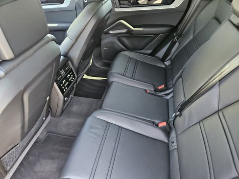 Certified 2026 Porsche Cayenne Coupe AWD/4WD image 28
