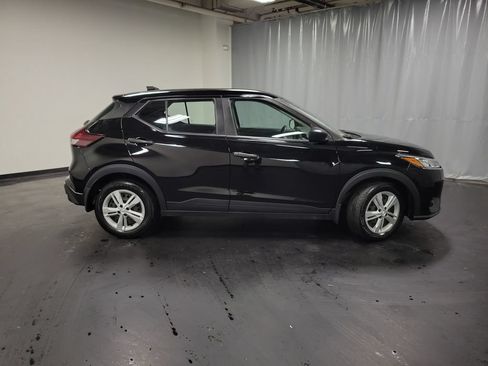 Used 2024 Nissan Kicks S FWD image 9