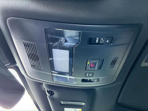 Used 2025 Lexus IS 350 F Sport w/ Navigation Package RWD image 32