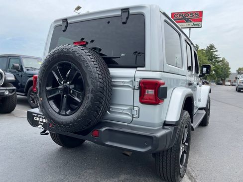Used 2022 Jeep Wrangler Unlimited Sahara AWD/4WD image 46