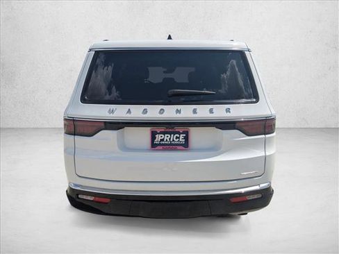 Used 2024 Jeep Wagoneer L Series II w/ Flexible Seating Group AWD/4WD image 6