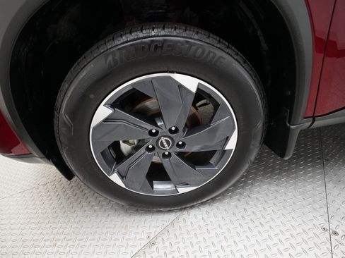 Certified 2024 Nissan Rogue SV image 27