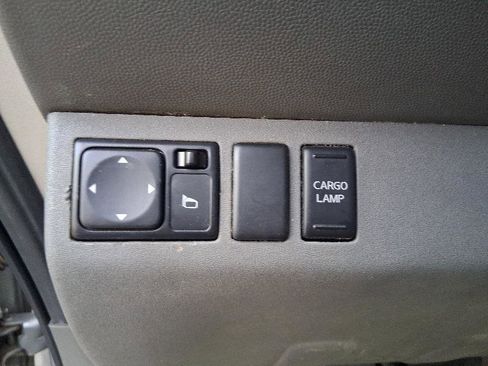 Used 2006 Nissan Frontier SE w/ (P01) Power Pkg image 26