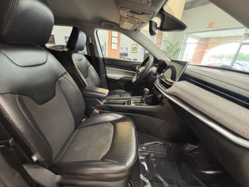 Used 2022 Jeep Compass Latitude w/ Convenience Group FWD image 8