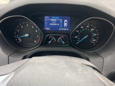 Used 2014 Ford Focus SE FWD image 4