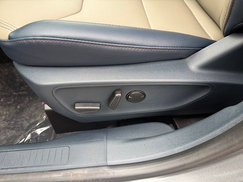 New 2026 Ford Maverick Lariat image 7