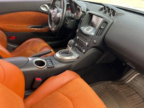 Used 2013 Nissan 370Z Touring w/ Sport Pkg image 15