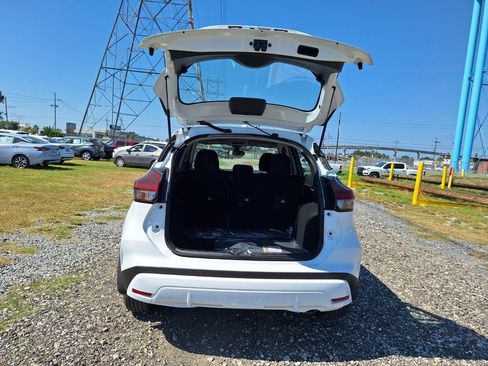 New 2025 Nissan Kicks Play S image 25