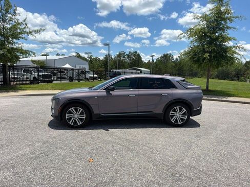 Certified 2024 Cadillac Lyriq Tech w/ Driver Assist Package RWD image 2