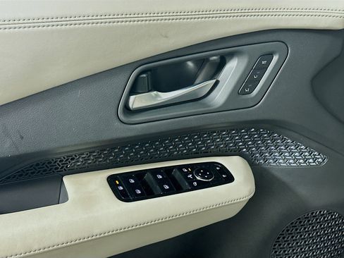 Used 2024 Nissan Ariya FWD image 15