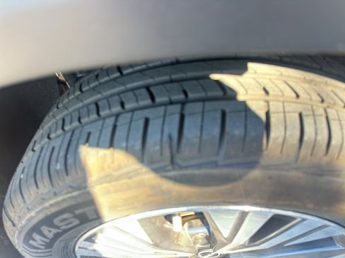 Used 2023 Nissan Rogue SV w/ SV Premium Package image 17