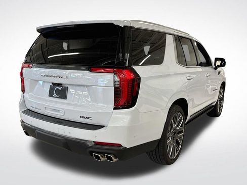 Used 2026 GMC Yukon Denali Ultimate w/ LPO, Floor Liner Package AWD/4WD image 5