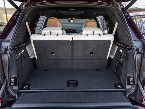 Used 2021 BMW X7 M50i w/ Executive Package image 31