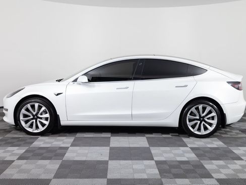 Used 2020 Tesla Model 3 Standard Range Plus RWD image 3