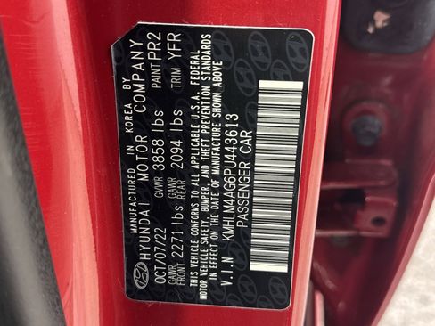 Used 2023 Hyundai Elantra SEL image 33