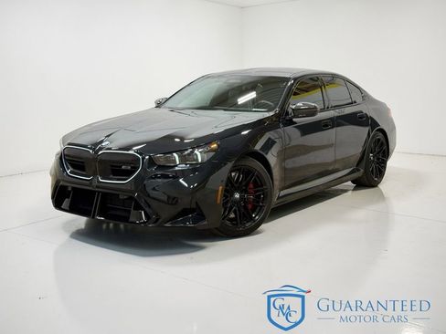 Used 2025 BMW M5 w/ Carbon Package image 2