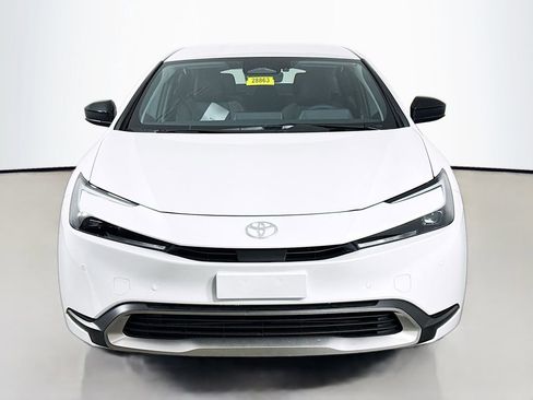 New 2026 Toyota Prius Plug-In Hybrid FWD image 2