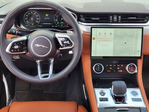 Used 2026 Jaguar F-PACE R-Dynamic S image 25