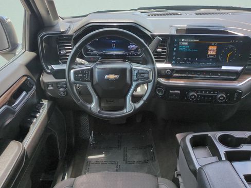Used 2025 Chevrolet Silverado 1500 LT AWD/4WD image 13