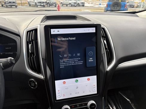 Used 2022 Ford Edge Titanium image 9