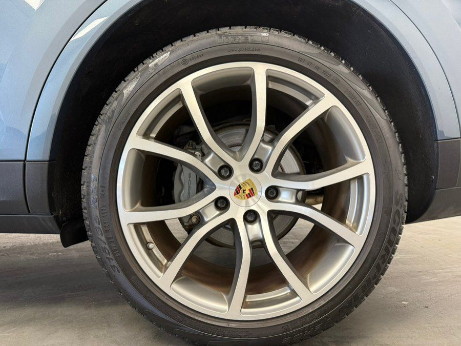 Used 2019 Porsche Cayenne S w/ Premium Plus Package AWD/4WD image 90
