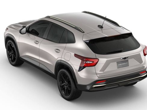 New 2026 Chevrolet Trax ACTIV w/ Driver Confidence Package FWD image 2
