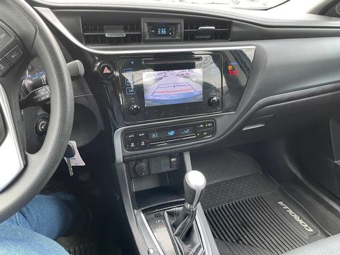 Used 2019 Toyota Corolla LE image 9