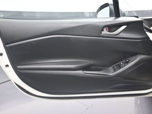 Used 2020 MAZDA MX-5 Miata Sport image 11