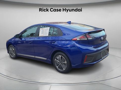 Used 2022 Hyundai Ioniq SE image 4