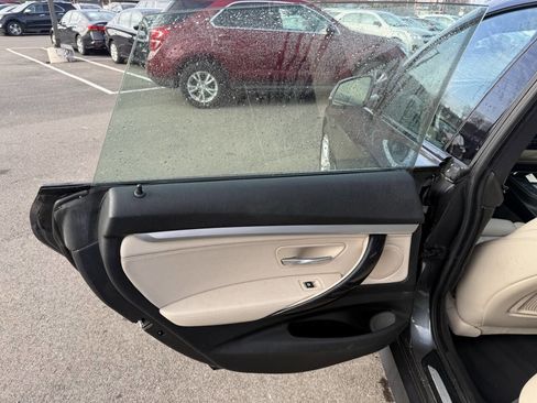 Used 2017 BMW 330i Gran Turismo xDrive image 15