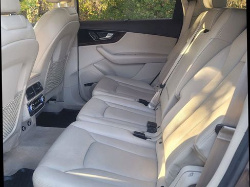 Used 2018 Audi Q7 3.0T Prestige w/ Prestige Package image 24