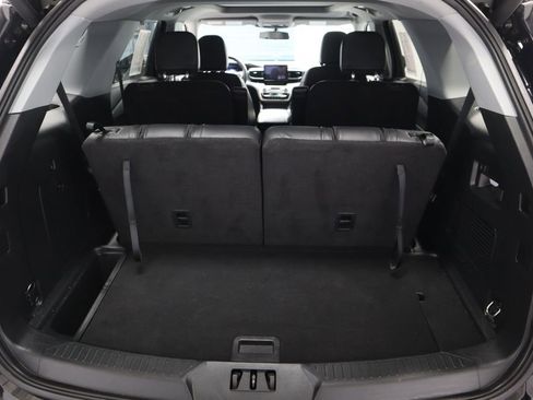 Certified 2022 Ford Explorer XLT w/ Equipment Group 202A image 18