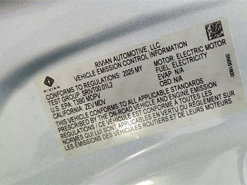 Used 2025 Rivian R1S Adventure image 64