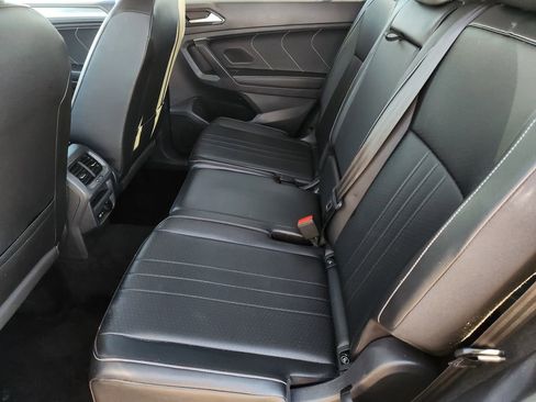 Used 2024 Volkswagen Tiguan SE image 30