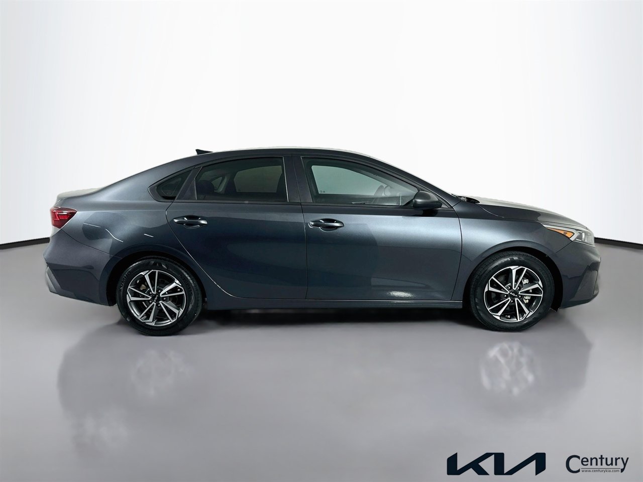 Used 2023 Kia Forte LXS FWD image 4