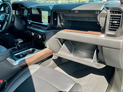 Used 2024 GMC Sierra 1500 SLT w/ SLT Premium Plus Package image 25