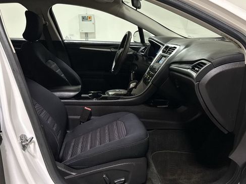 Used 2016 Ford Fusion SE w/ SE Cold Weather Package image 21