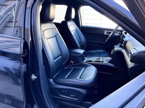 Used 2020 Ford Explorer XLT w/ Equipment Group 202A image 9