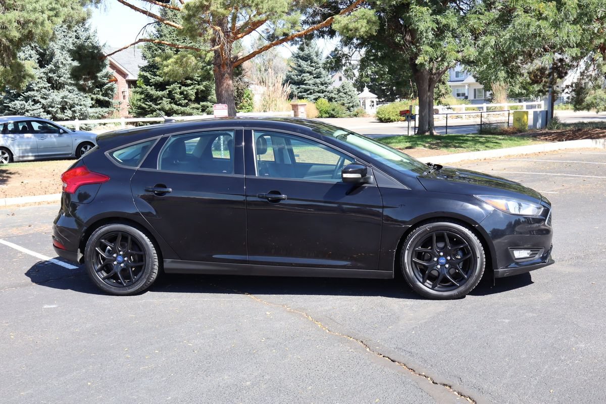 Used 2016 Ford Focus SE w/ Equipment Group 201A FWD image 3