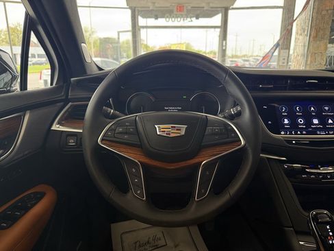 Used 2025 Cadillac XT5 Premium Luxury w/ LPO, Floor Liner Package AWD/4WD image 41