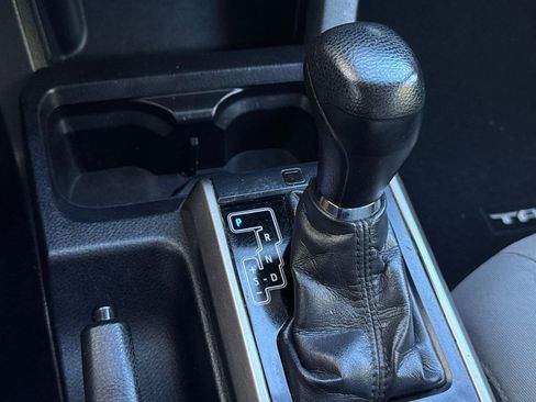 Used 2017 Toyota Tacoma SR5 w/ Tow Package image 23