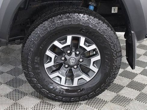 Certified 2023 Toyota Tacoma TRD Off-Road AWD/4WD image 17