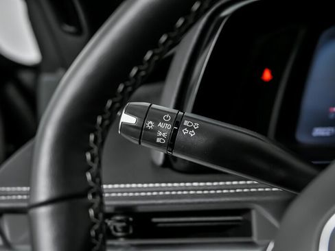 Used 2022 Chevrolet Corvette Stingray w/ Z51 Performance Package image 27