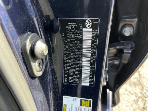 Used 2025 Toyota Corolla LE image 28