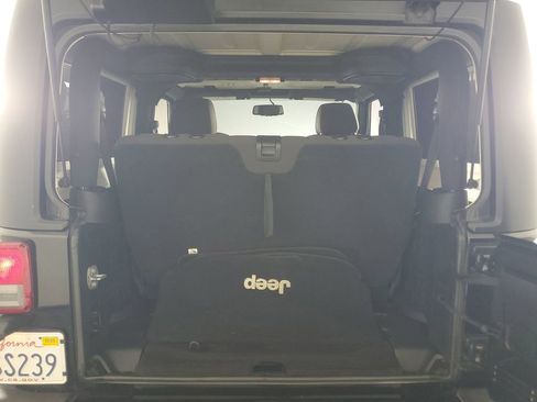 Used 2017 Jeep Wrangler Sahara w/ Connectivity Group image 27